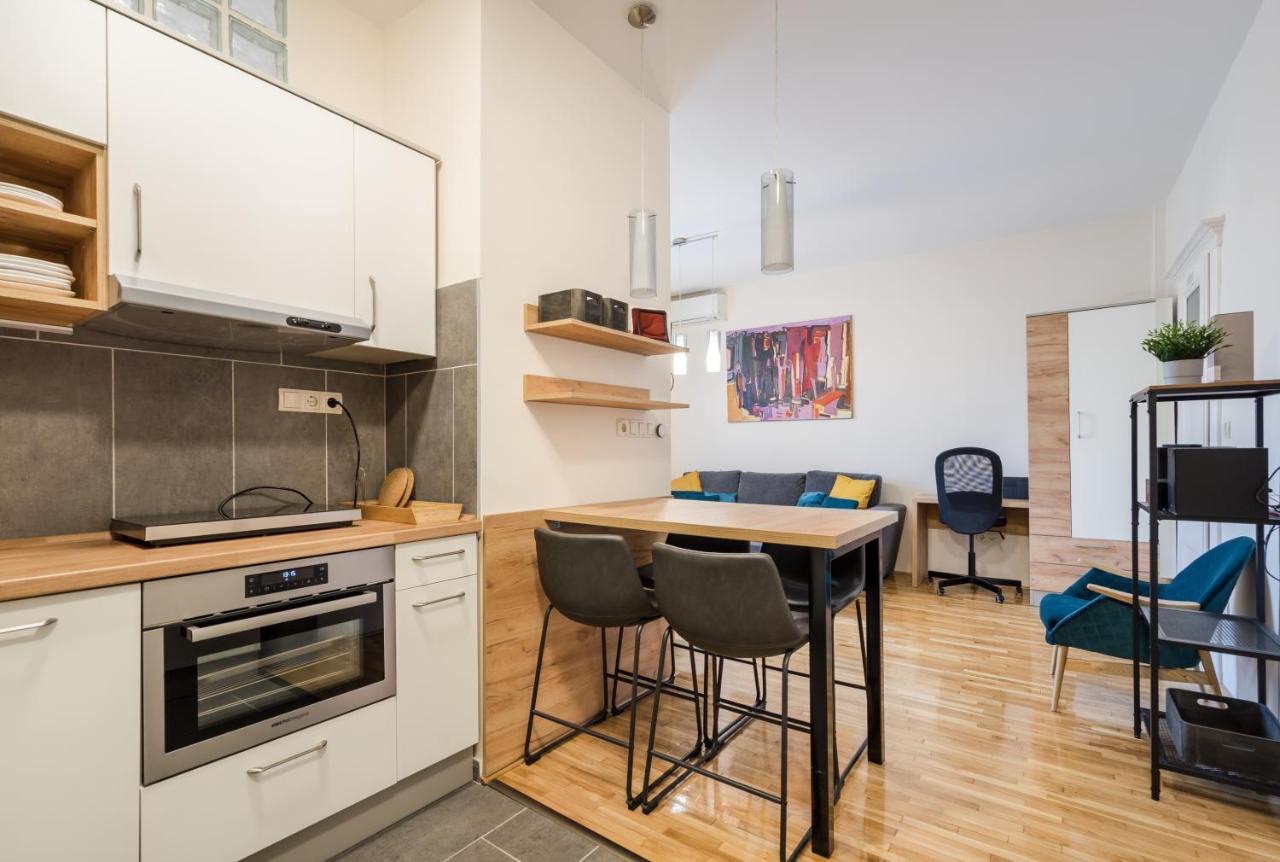 Bpr Blue Paradise Apartment With A/C บูดาเปสต์ ภายนอก รูปภาพ