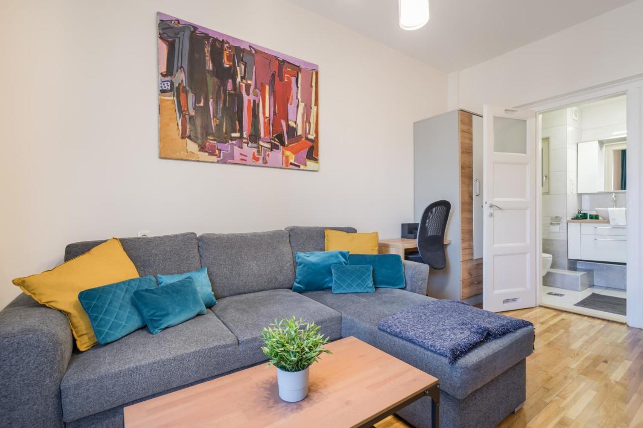 Bpr Blue Paradise Apartment With A/C บูดาเปสต์ ภายนอก รูปภาพ