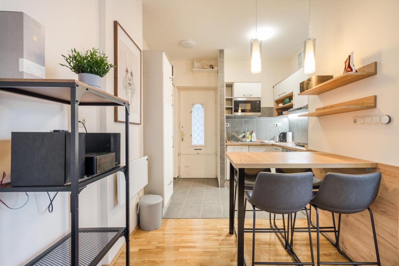 Bpr Blue Paradise Apartment With A/C บูดาเปสต์ ภายนอก รูปภาพ